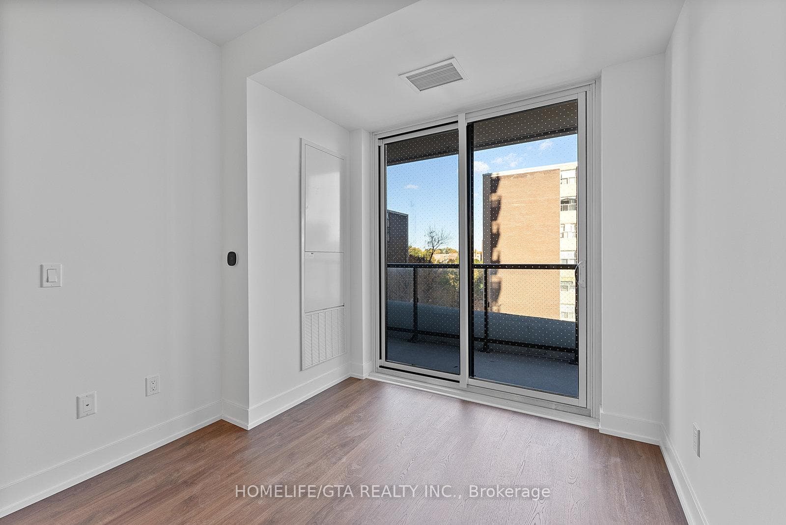 60 Central Park Road Way Unit 403 photo 9