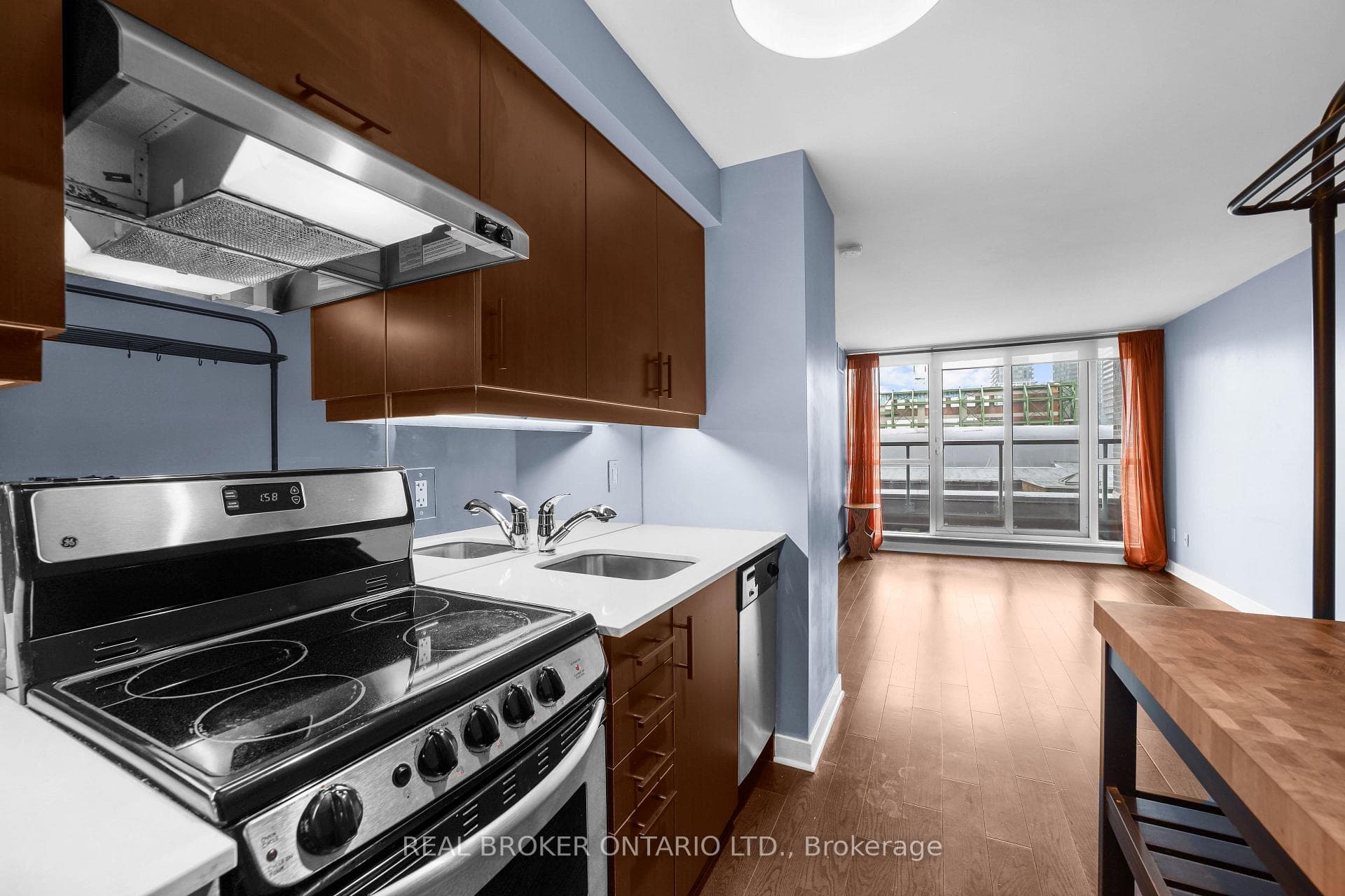 320 Richmond Street Unit 301 photo 7