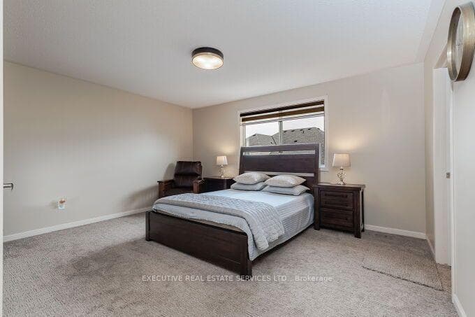 1129 Meighen Way photo 32