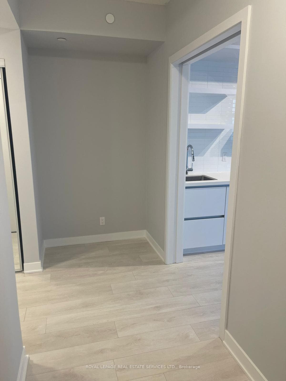 2221 Yonge Street Unit 1911 photo 5