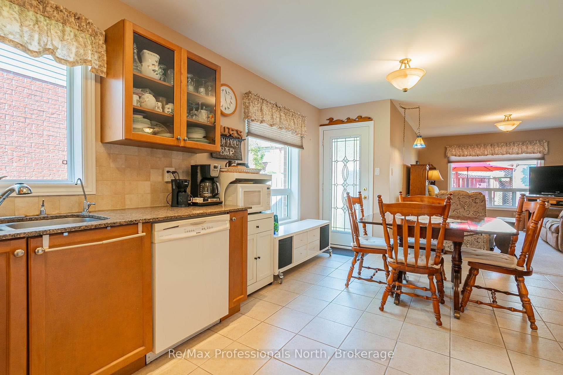 17 Meadows End Crescent photo 14