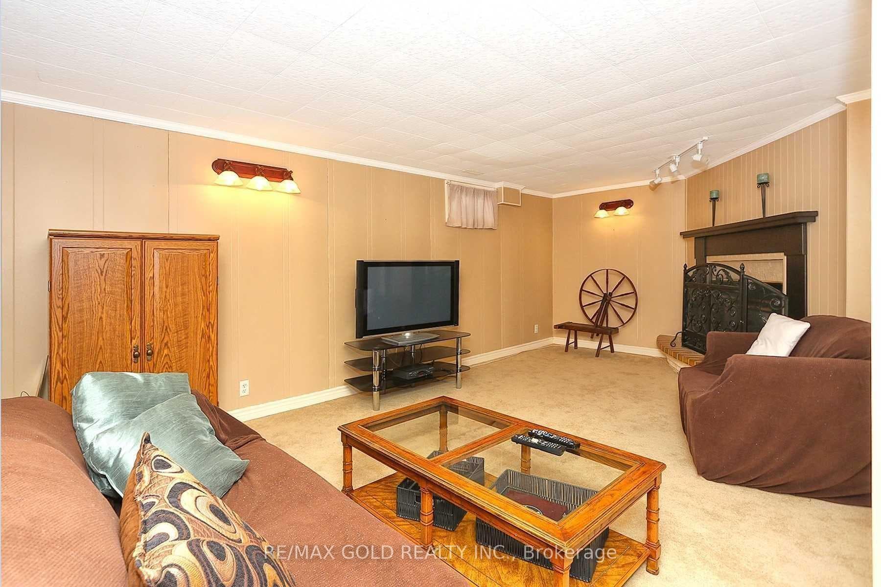 214 Athabasca Street photo 7