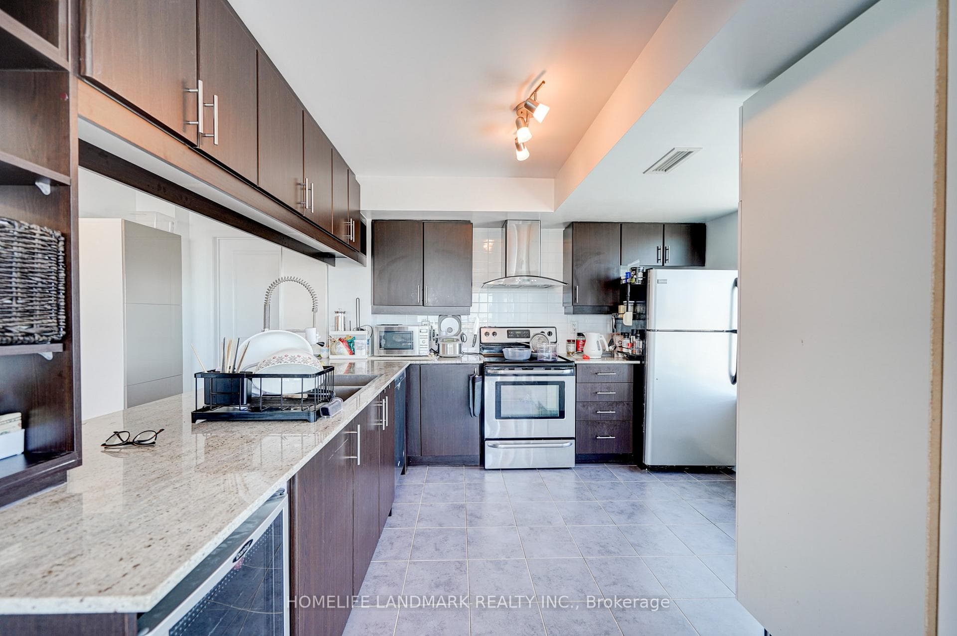 190 Borough Drive Unit LPH3501 photo 23