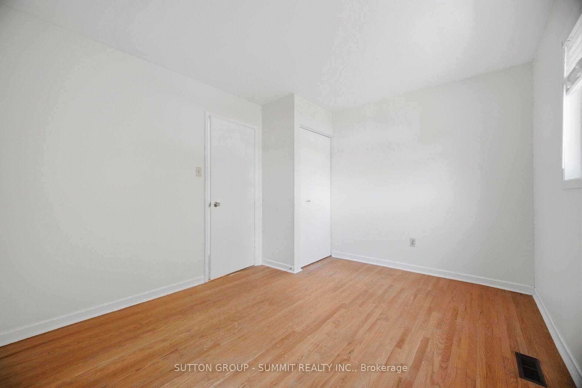 667 Green Meadow Crescent photo 31