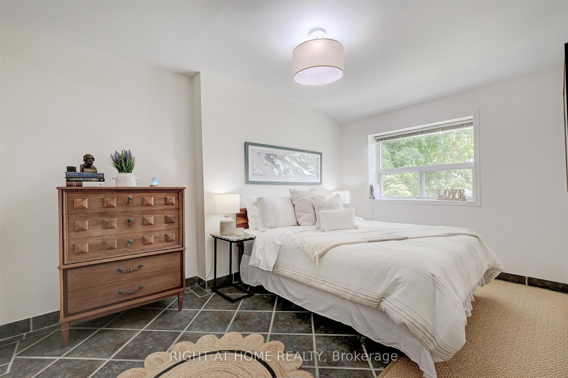 304 Milverton Boulevard photo 17