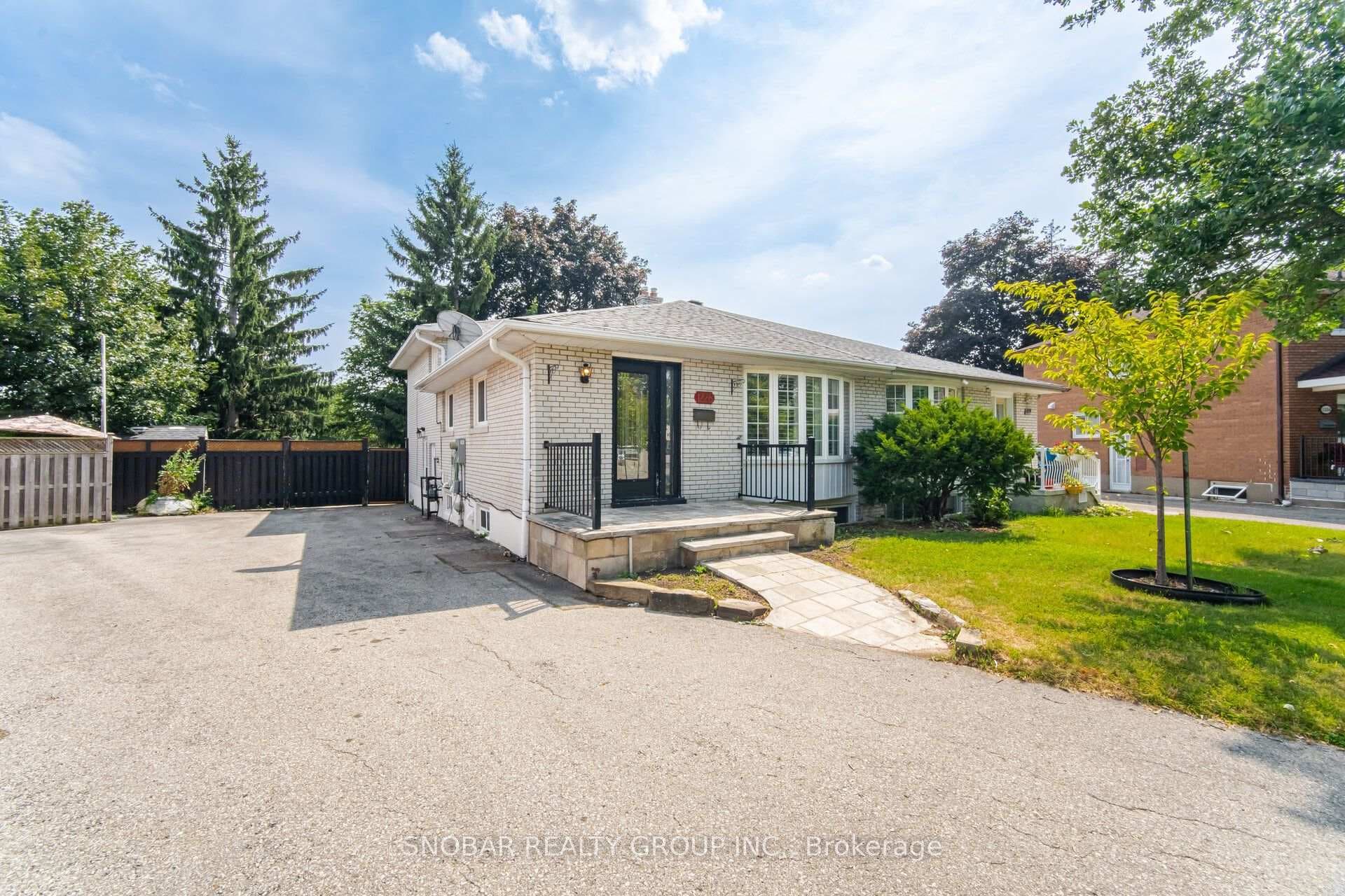 1228 Shamir Crescent photo 2