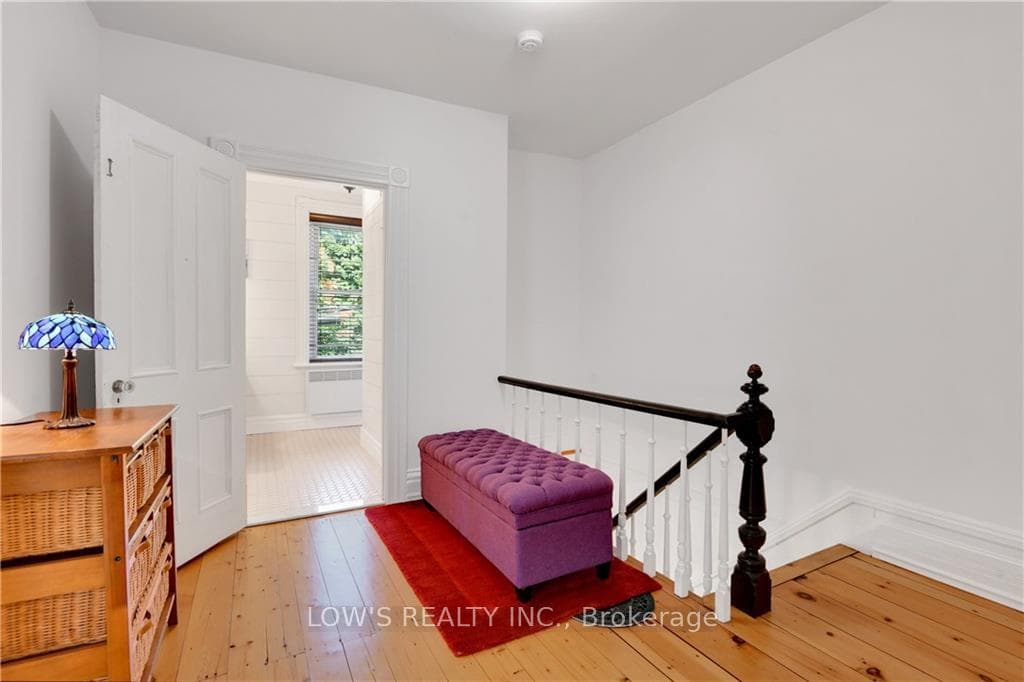 86 HIGGINSON Street photo 18
