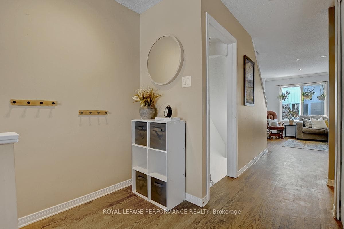 95 Manhattan Crescent photo 6