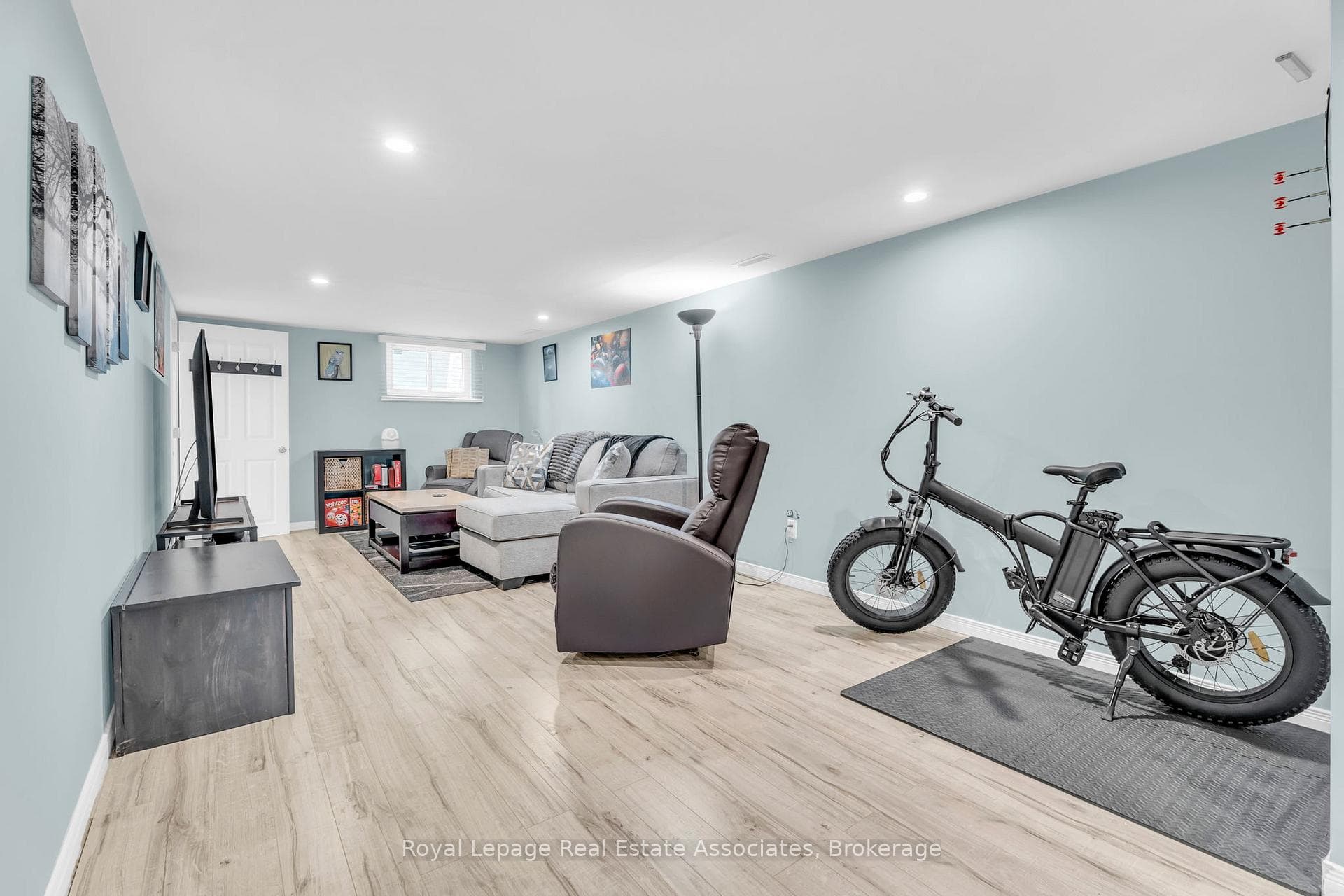 76 Keats Drive photo 20