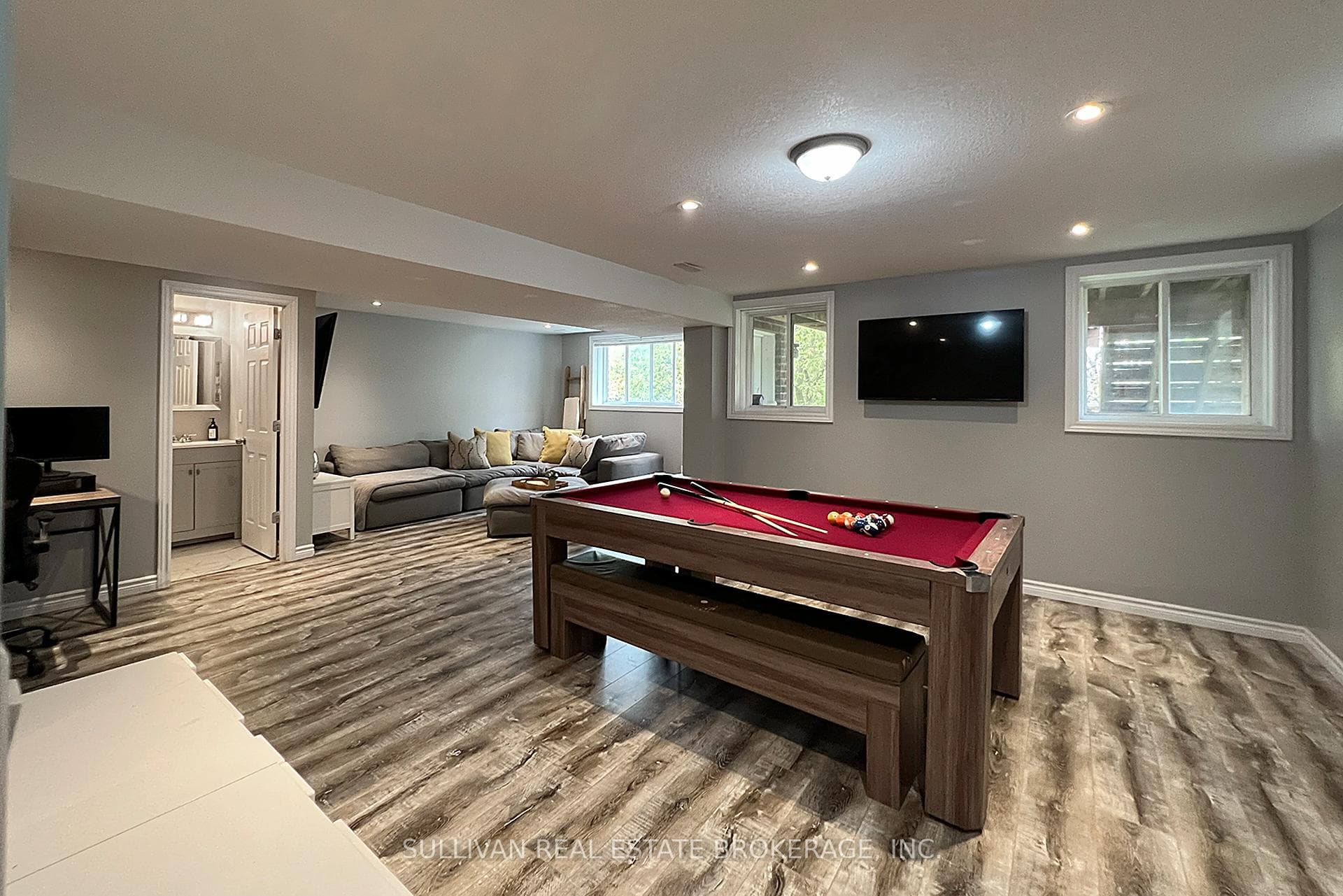 262 Vincent Drive photo 27