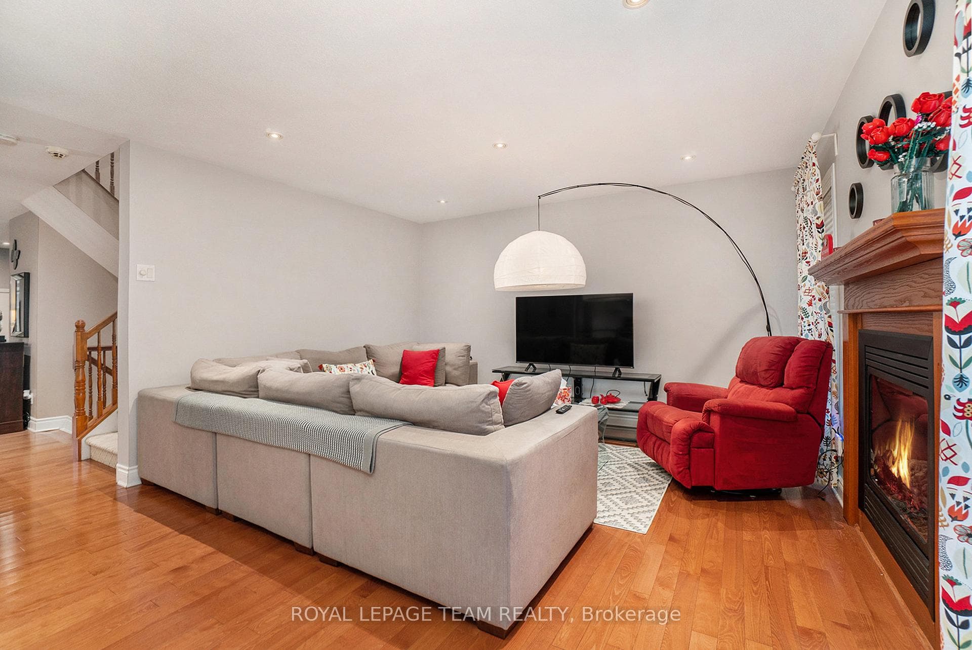 512 Clarington Avenue photo 14