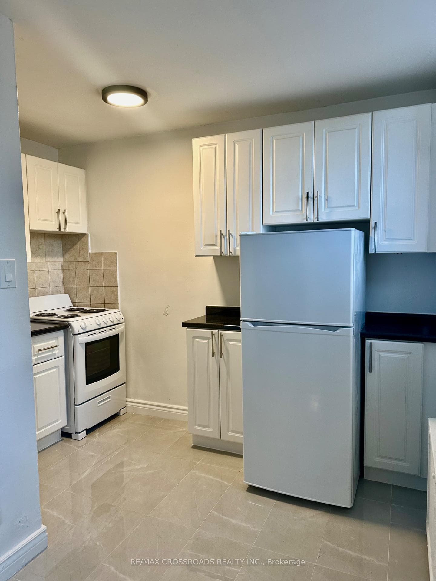 2770 Yonge Street Unit B08 photo 3