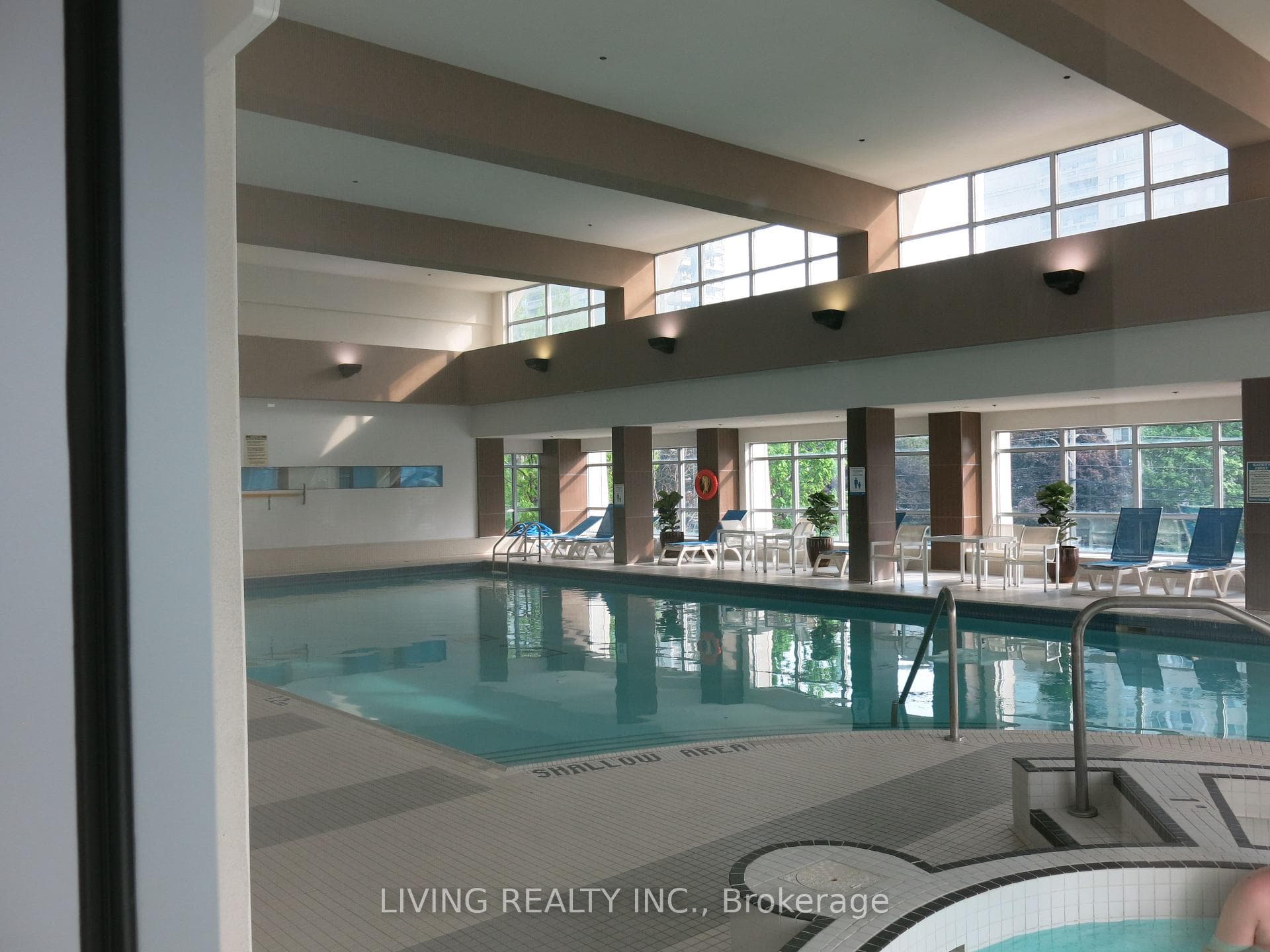 33 Elm Drive Unit 2806 photo 21