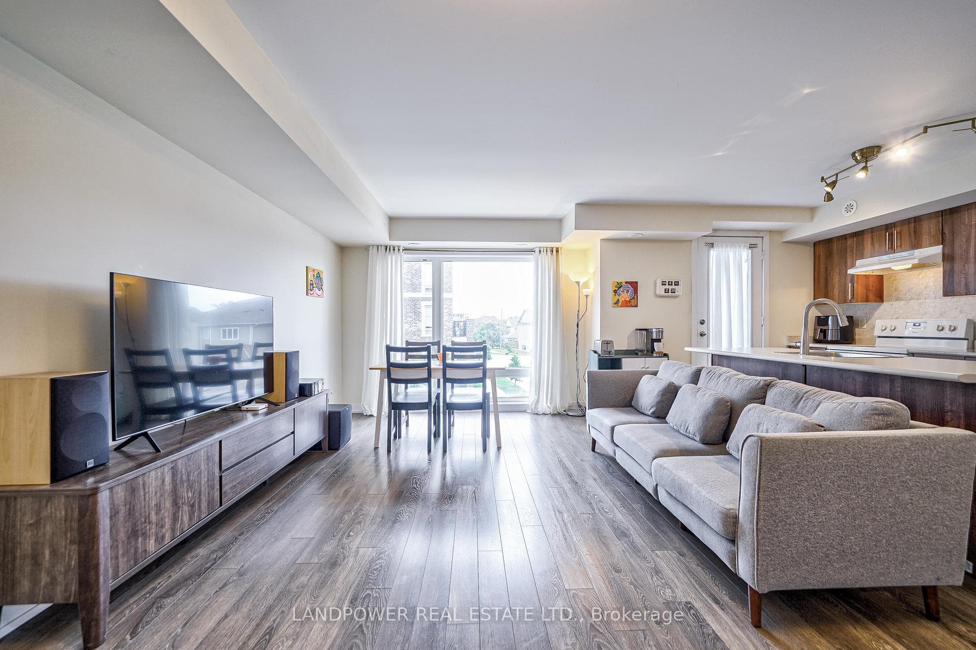 2 Dunsheath Way Unit 104 photo 5