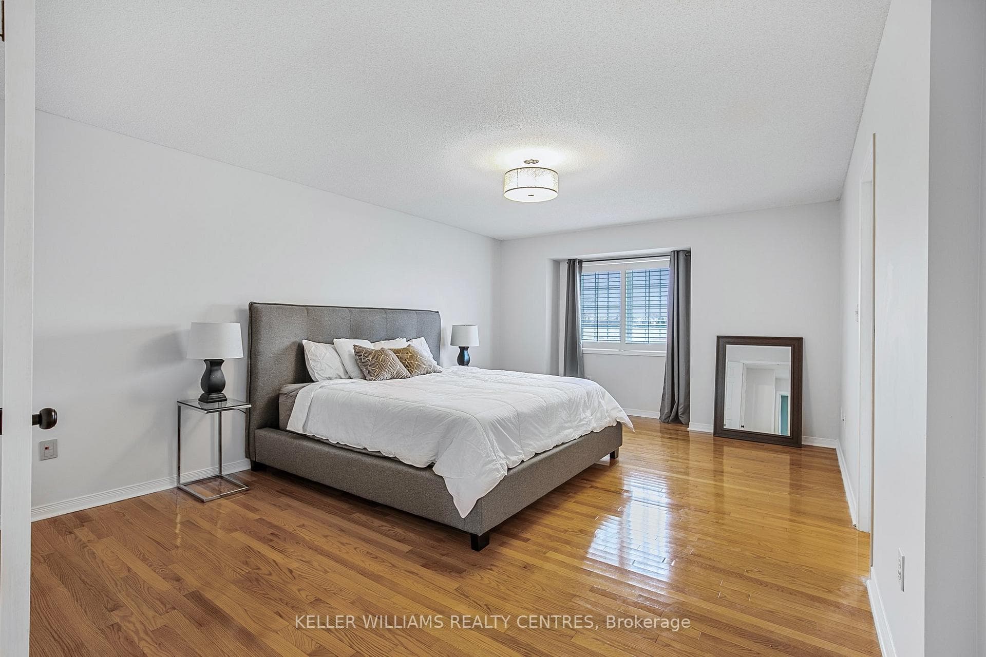 186 Coleridge Dr Street photo 15