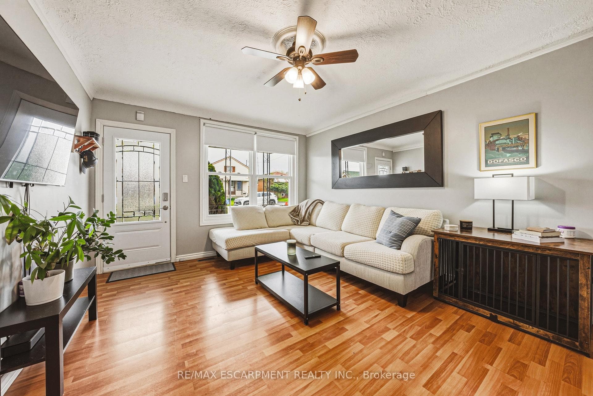 161 Ivon Avenue photo 4