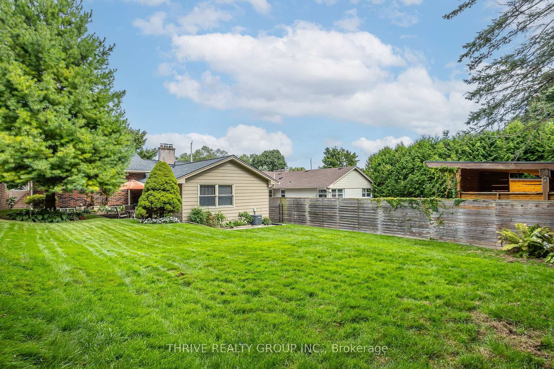 573 Lambton Street photo 31