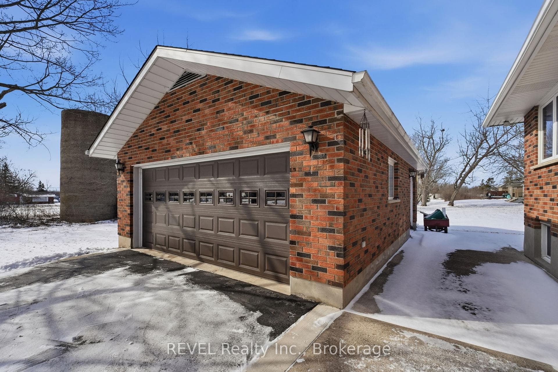 1085 Spears Road photo 29