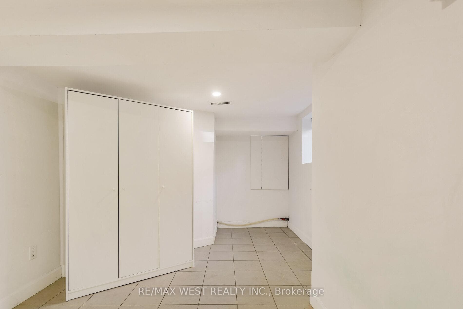 17 Melbourne Avenue Unit Main/Bsmt photo 30