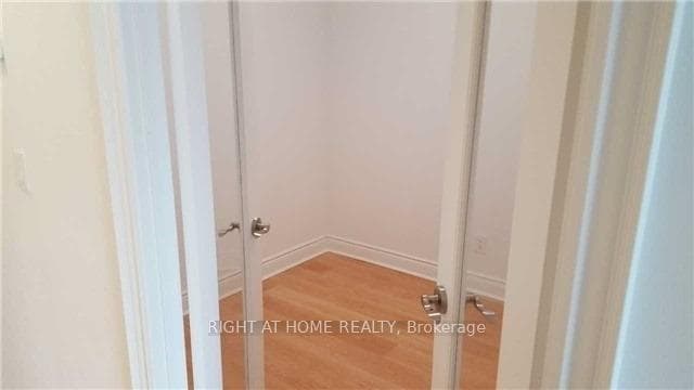 15 Greenview Avenue Unit 1803 photo 10