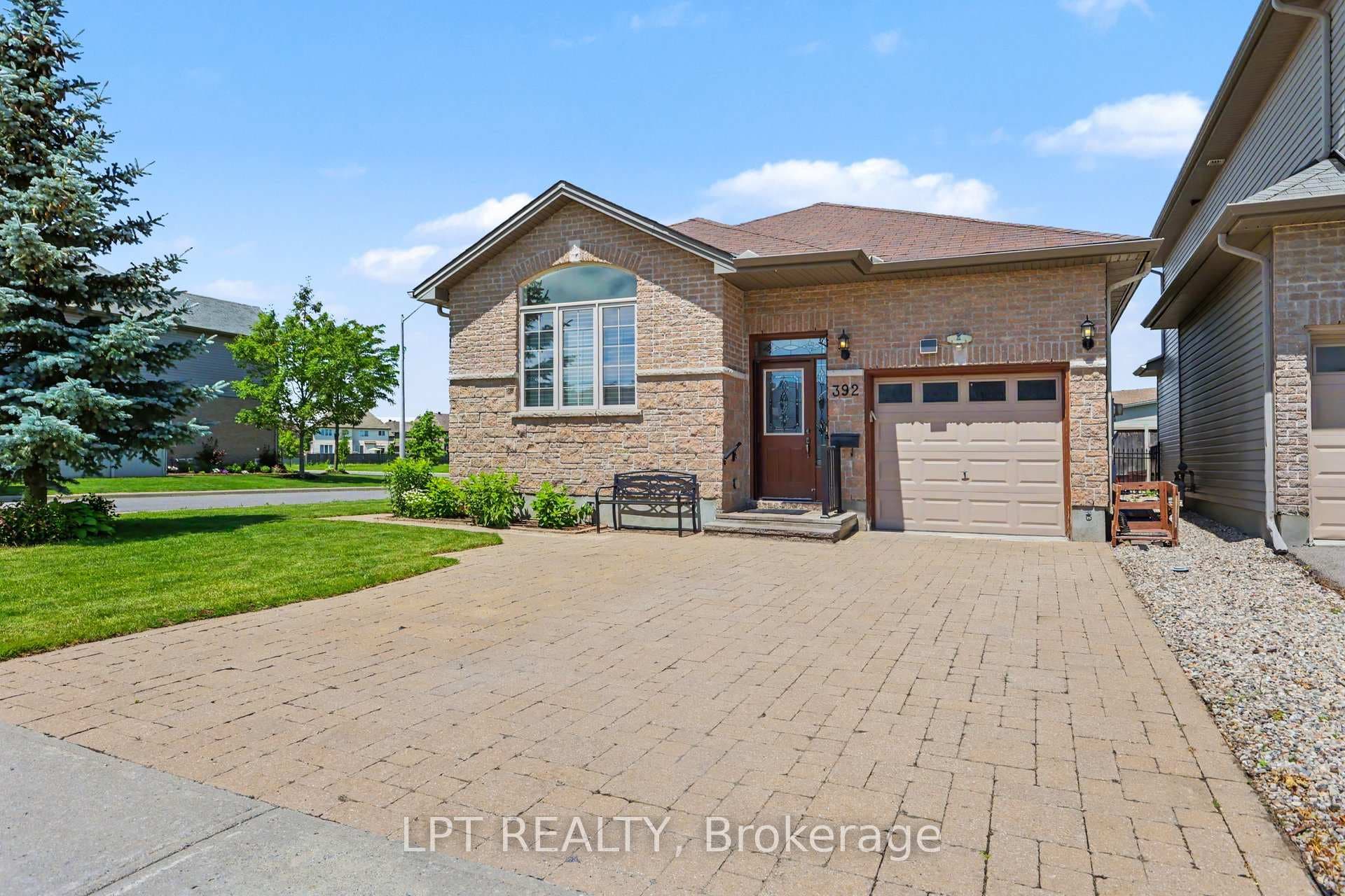 392 Bamburgh Way photo 2