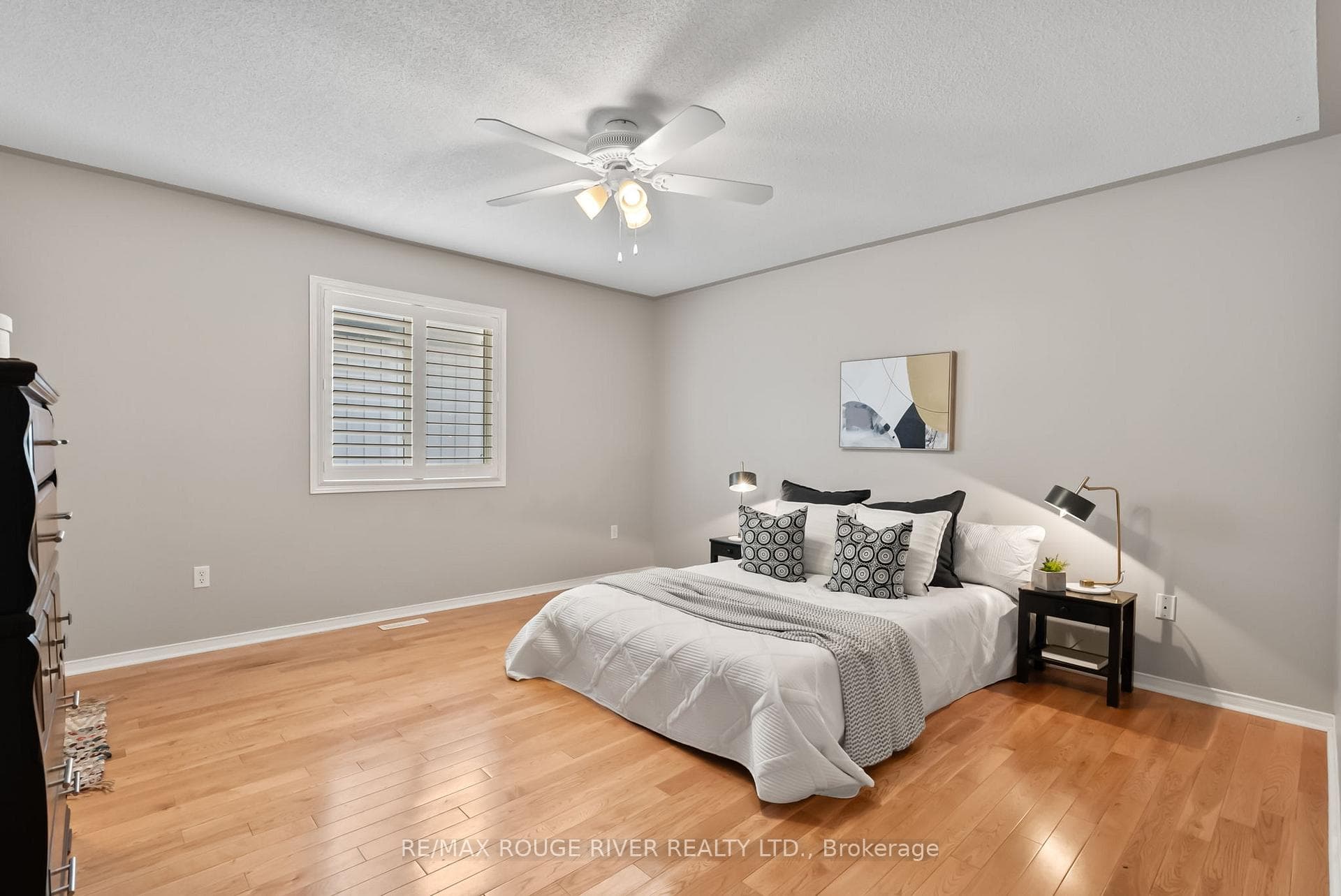 15 Claridge Crescent photo 26