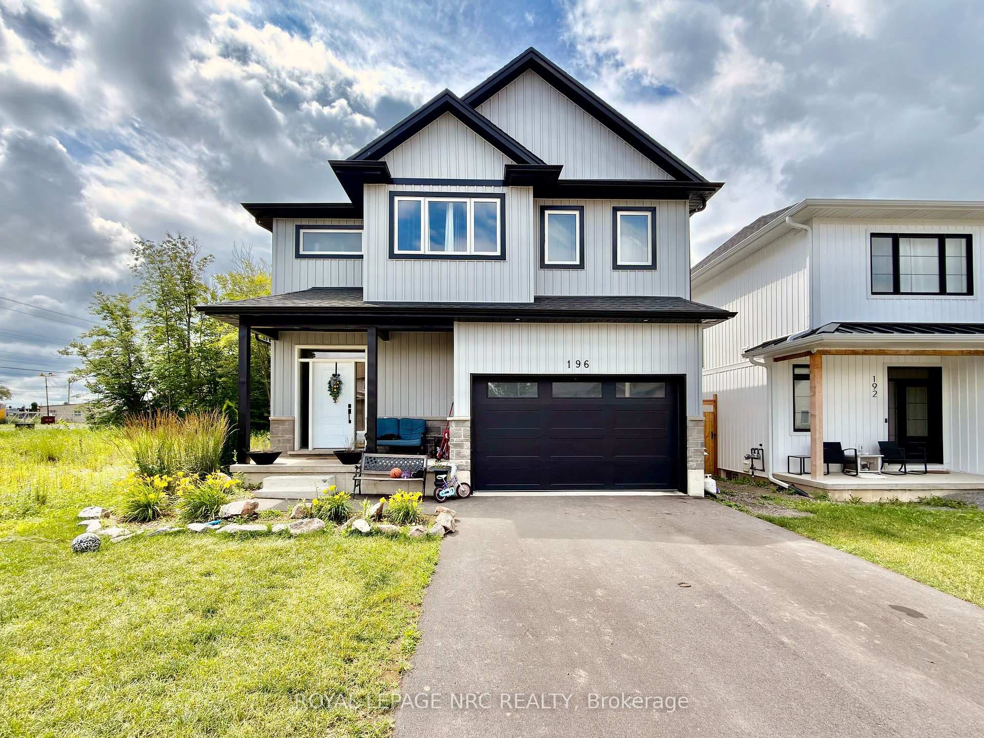 196 Hodgkins Avenue photo 1