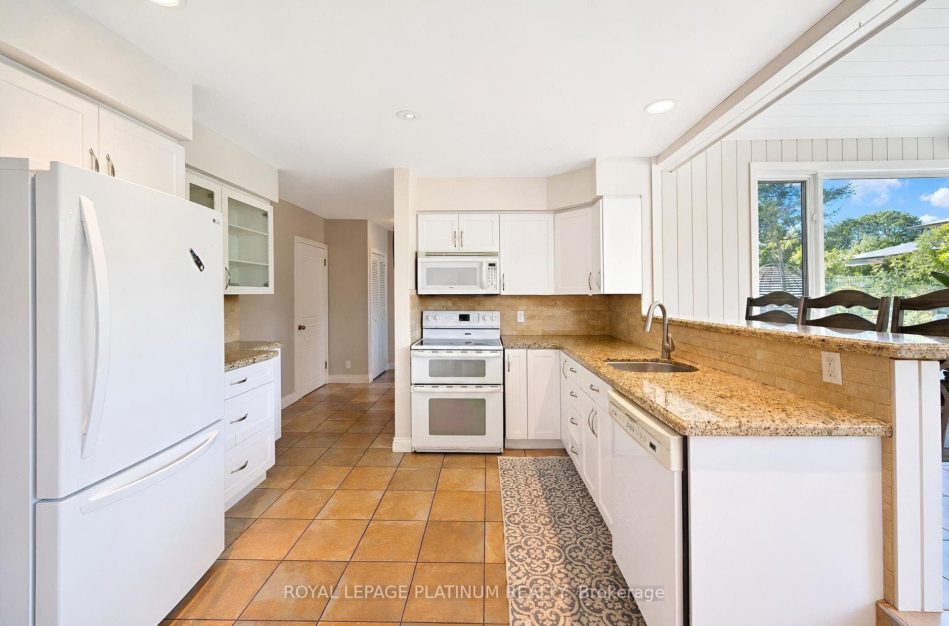 47 PARKVIEW Place photo 12