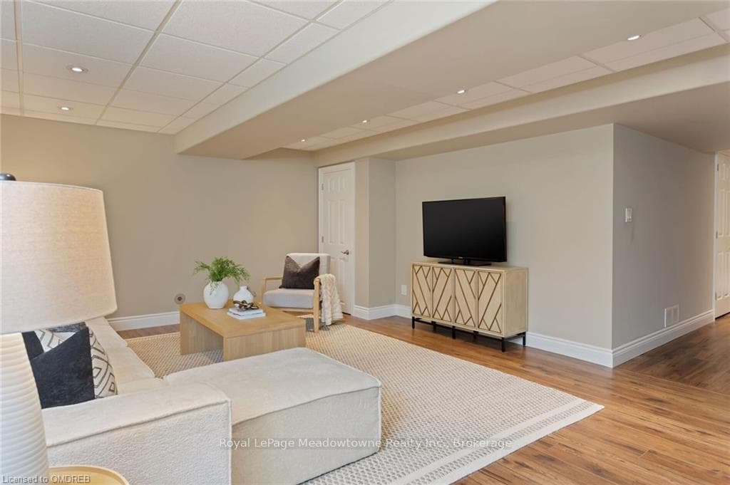 888 HEPBURN Road photo 30
