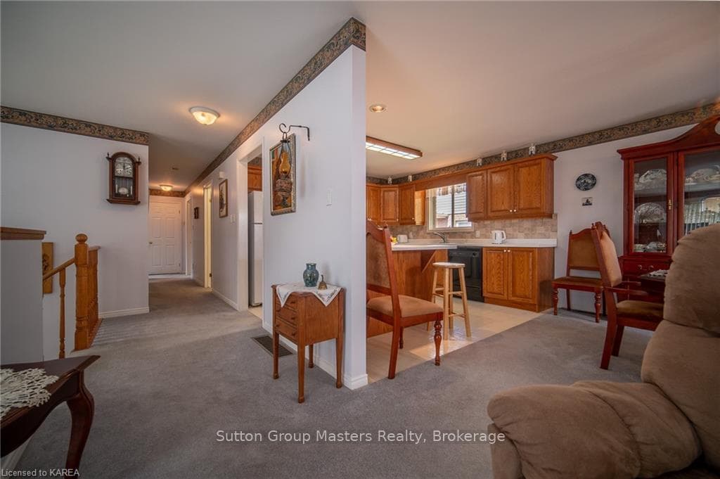 2 Forchuk Crescent photo 12