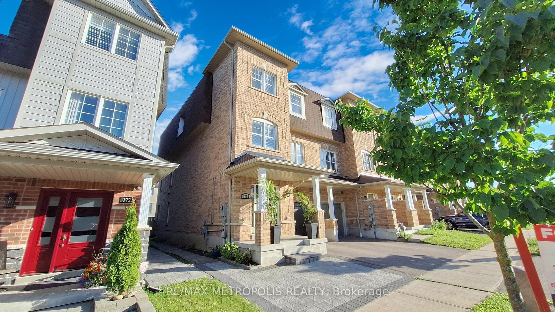 1723 Carousel Drive photo 3