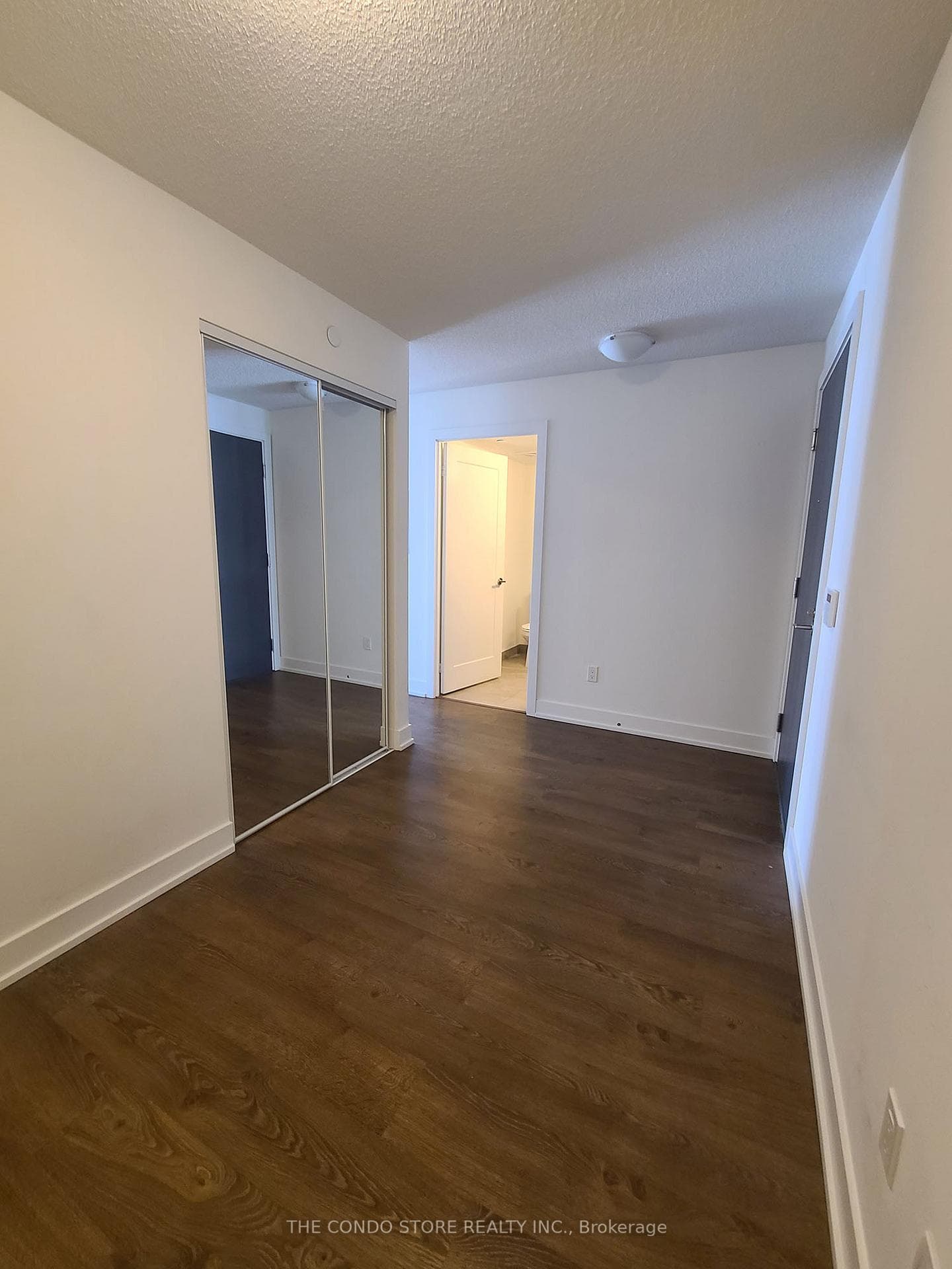 9 Mabelle Avenue Unit 2121 photo 4