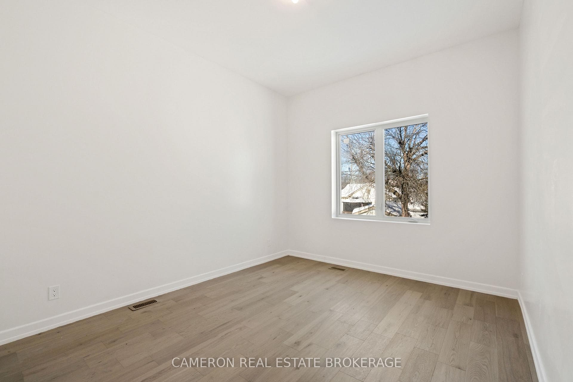 14 King Street Unit A photo 28