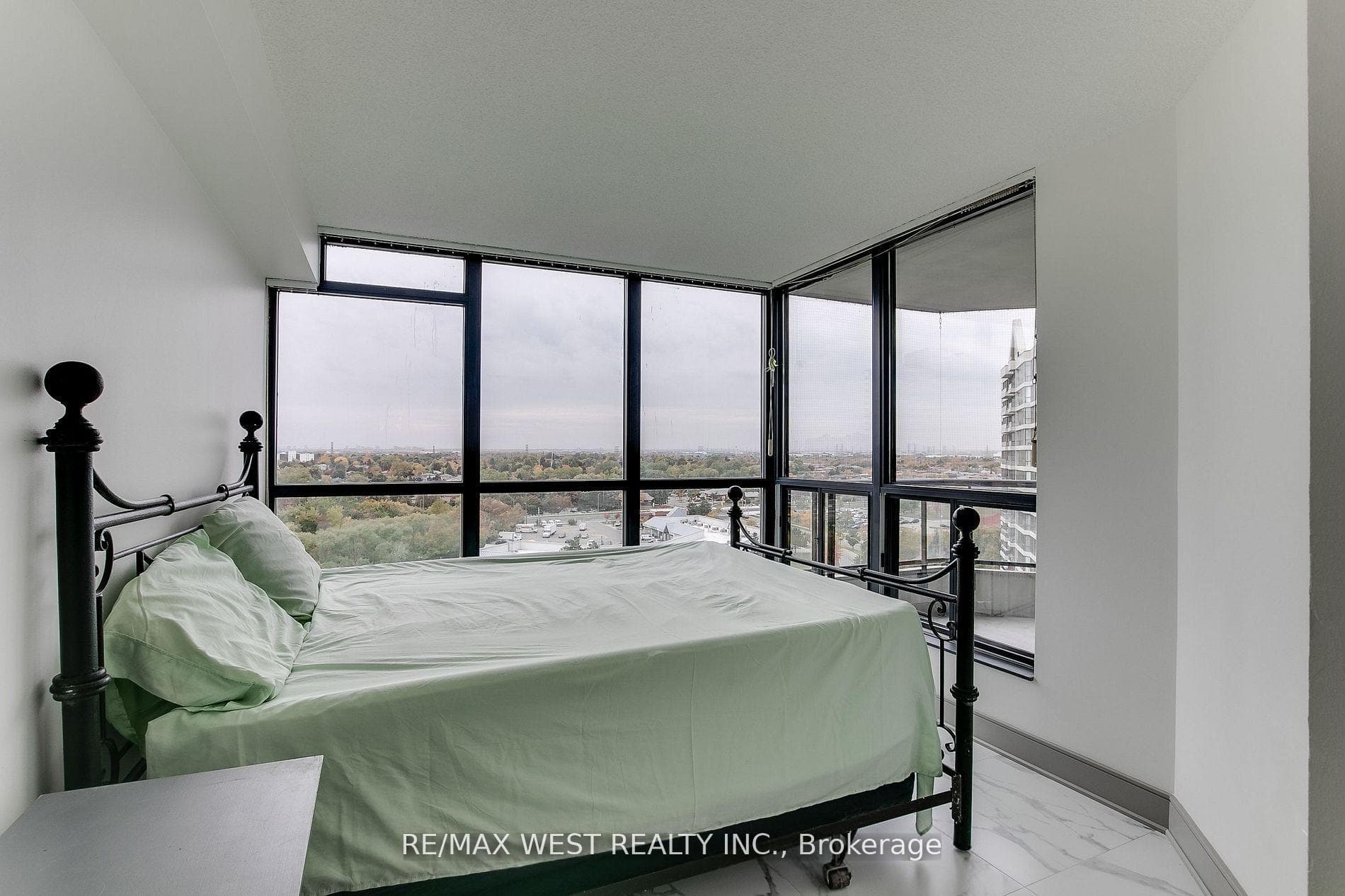 3 Rowntree Road Unit 1210 photo 12