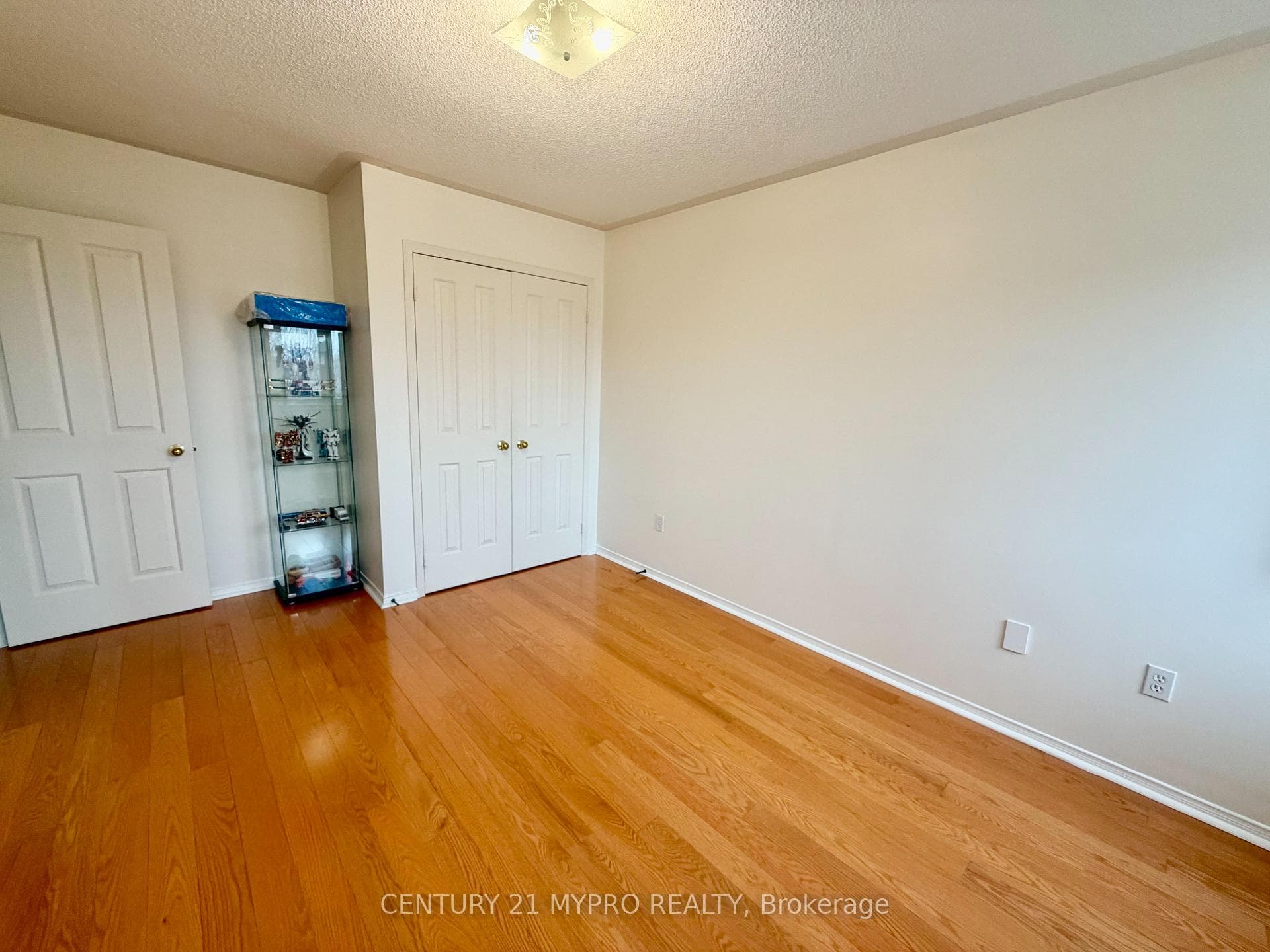 116 Orchard Hill (2nd Floor) Boulevard photo 5