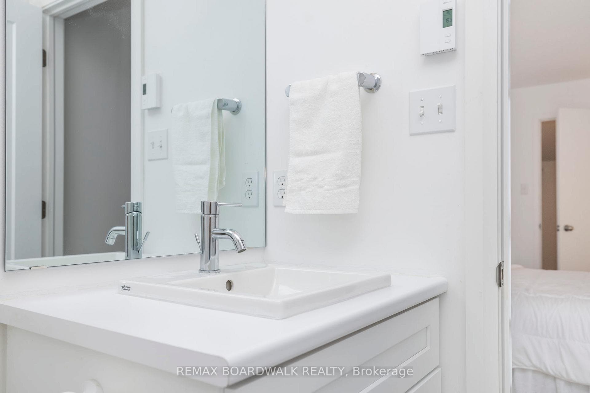 12 Selye Crescent photo 23