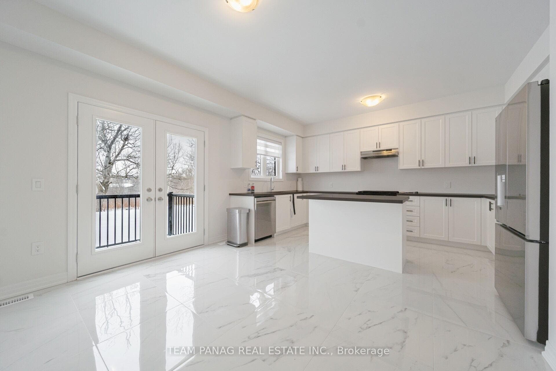 20 Altamira Road photo 9