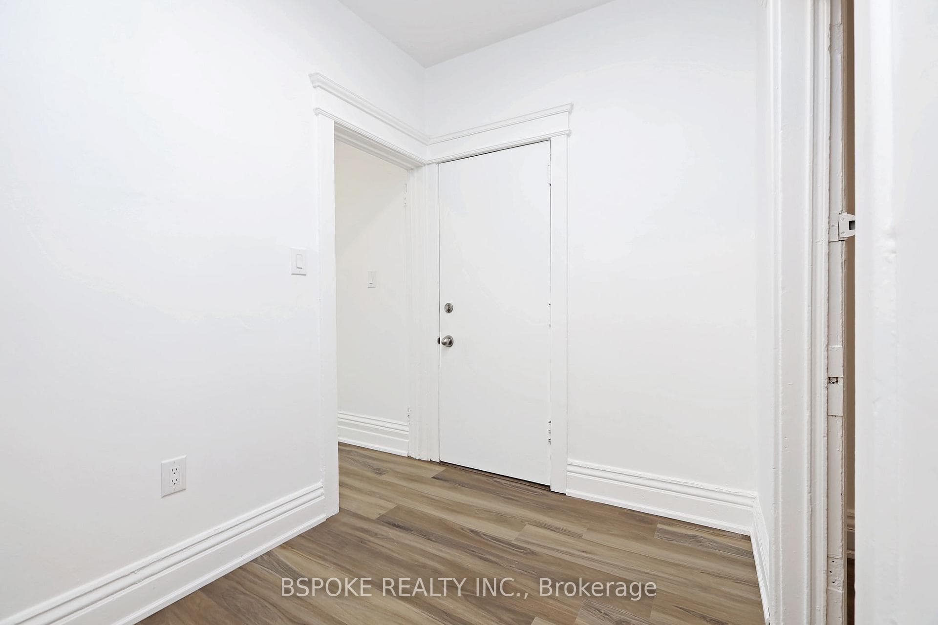 628 College Street Unit 2 photo 2