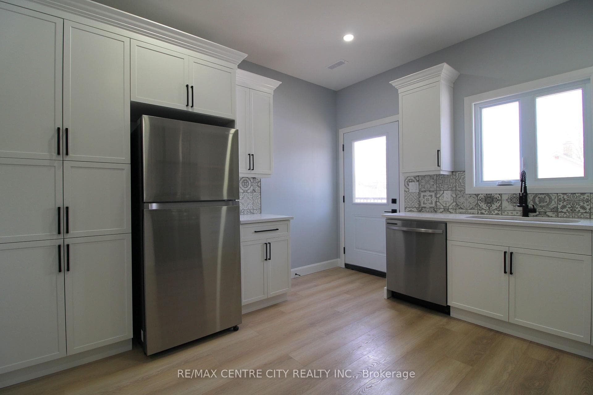 126 Price Street photo 22