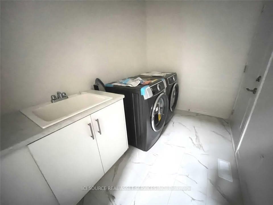 33 Macpherson Street photo 20