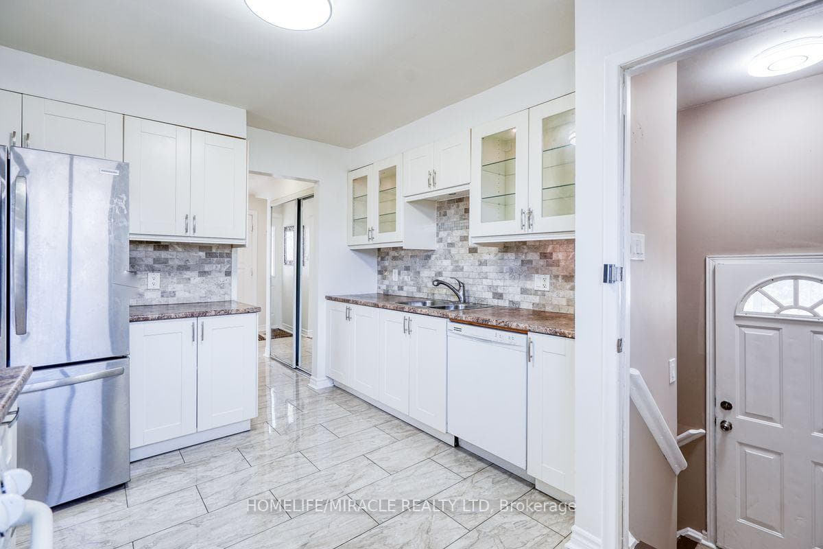 40 Reigate Avenue photo 12