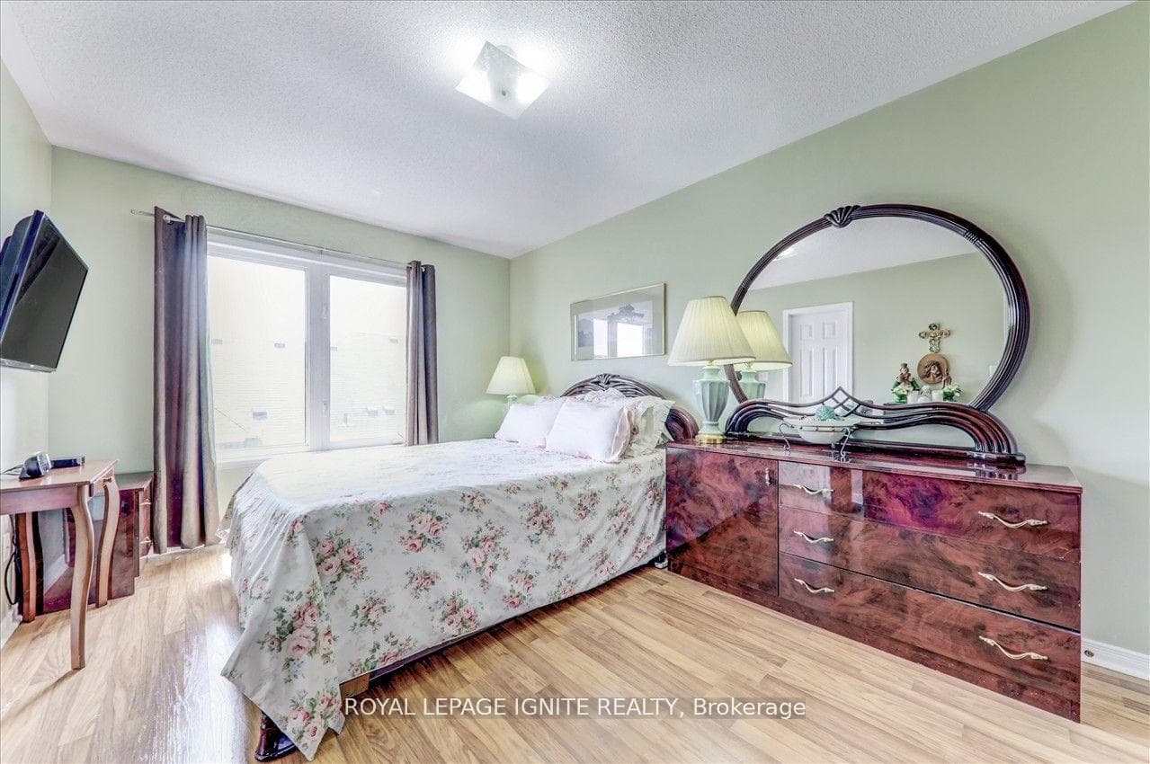 530 Kingston Road Unit 24 photo 22
