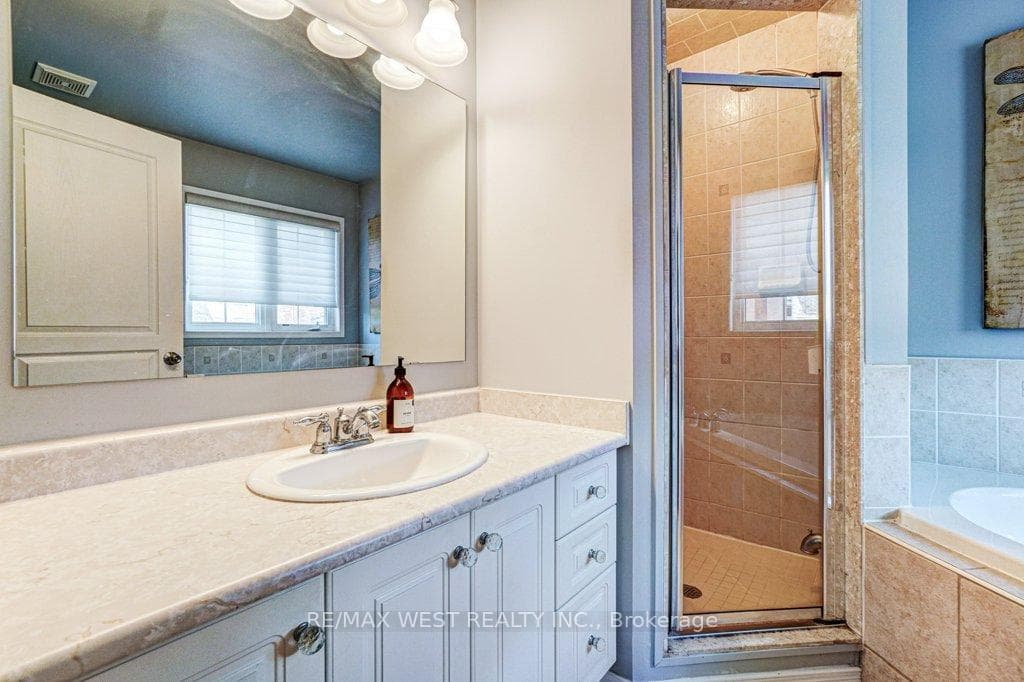 2433 Postmaster Drive photo 21