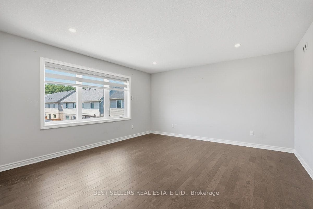 22 Weir Crescent photo 26