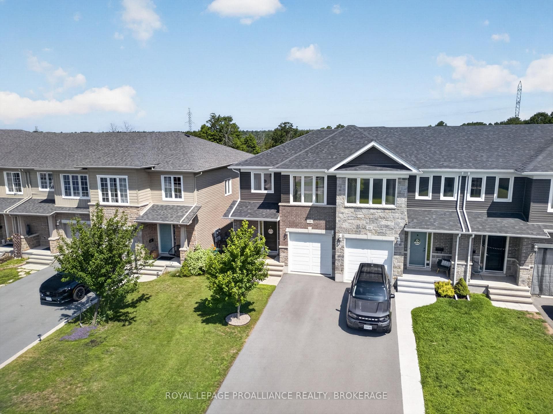 378 Buckthorn Drive photo 1