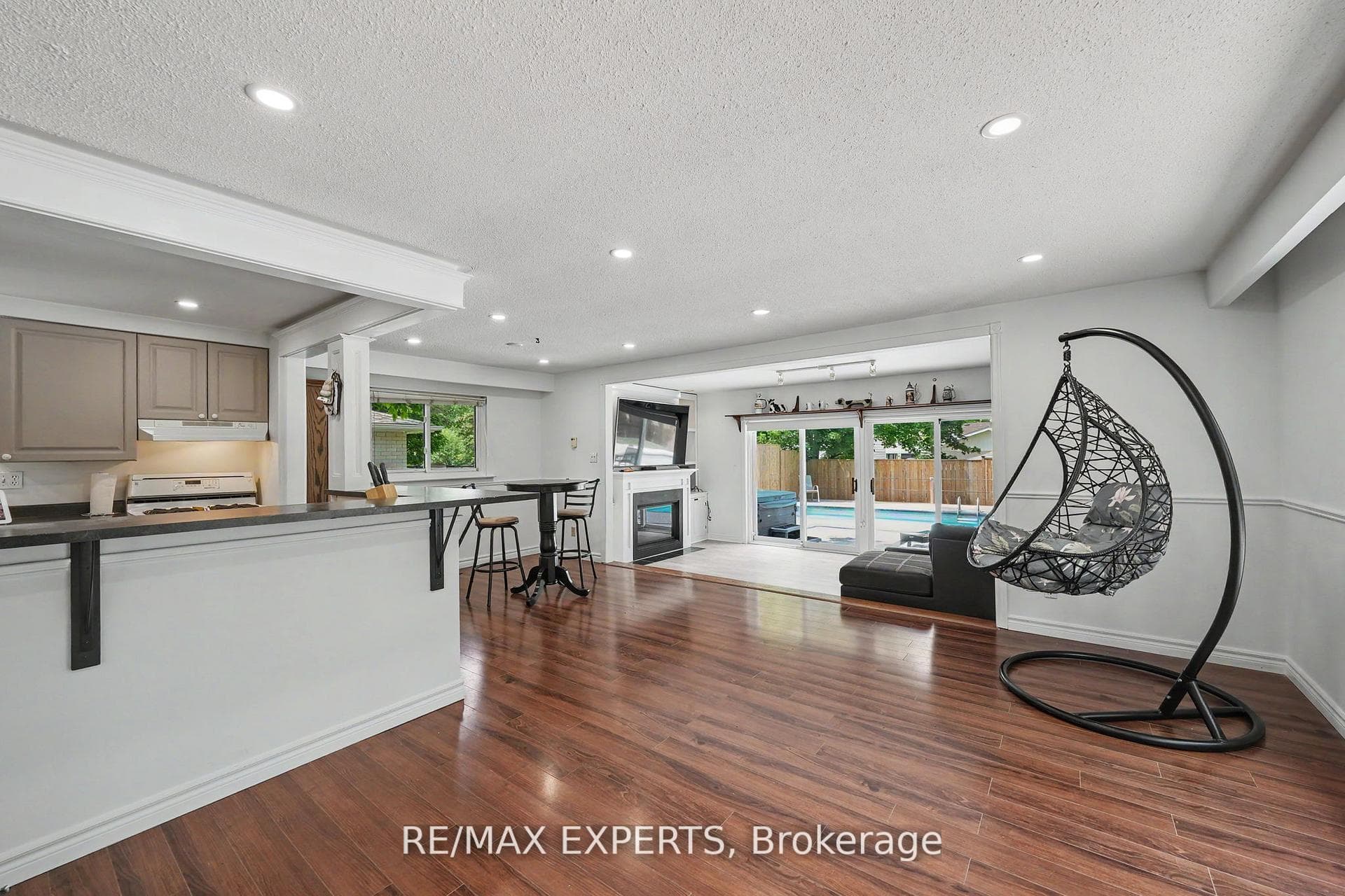32 Oak Court photo 8