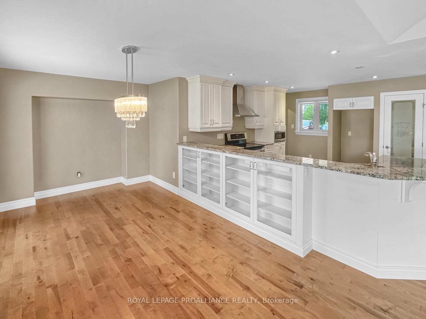 30 Hunt Lane photo 9