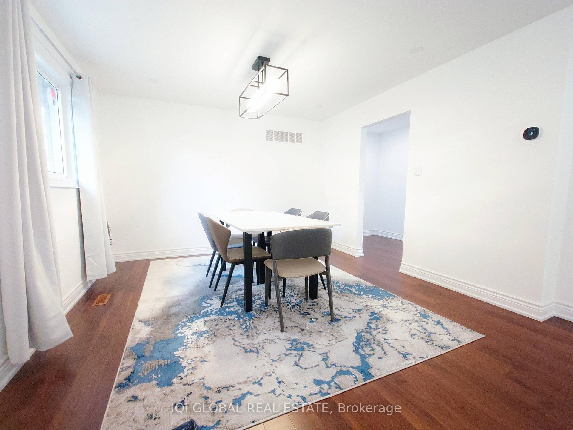 105 Empringham Crescent photo 5