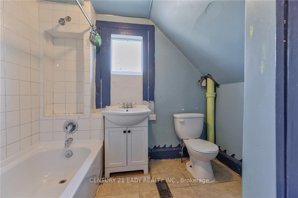 131 PATRICK Avenue photo 18