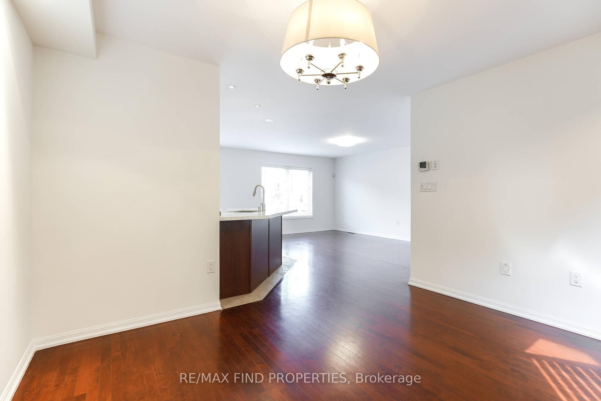 930 Hasselfeldt Heights photo 8